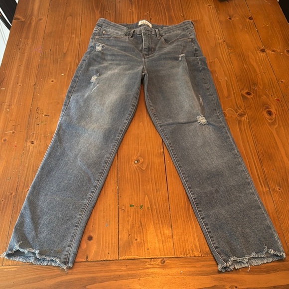 Nicole Miller size 4 Distressed Blue Jeans - Picture 1 of 11